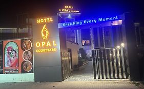 Hotel Opal Courtyard